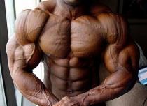 How to make your muscles sculpted: proper training and nutrition